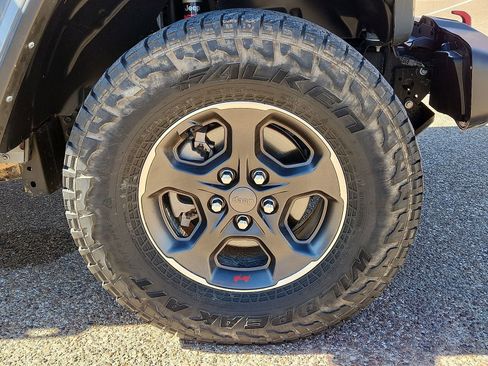 Used 2022 Jeep Gladiator Rubicon w/ LED Lighting Group image 7