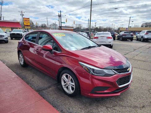 Used 2017 Chevrolet Cruze LT FWD image 6