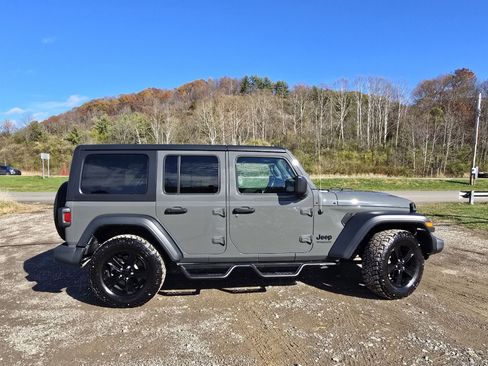 Used 2020 Jeep Wrangler Unlimited Sport image 14