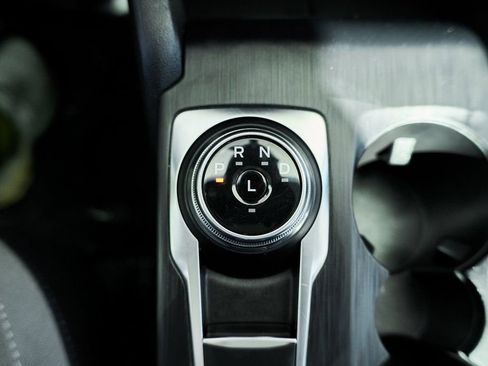 Used 2022 Ford Escape SE image 39