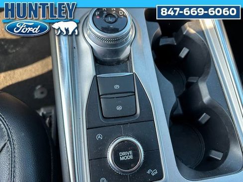 Used 2023 Ford Explorer Limited AWD/4WD image 18