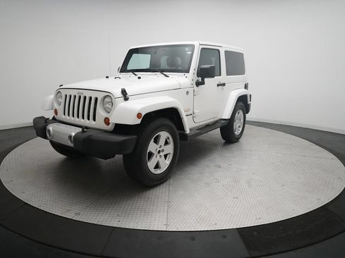 Used 2012 Jeep Wrangler Sahara w/ Connectivity Group AWD/4WD image 1