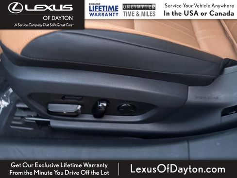 Certified 2025 Lexus ES 300h w/ Luxury Package image 15