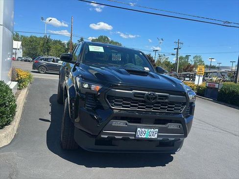 Certified 2026 Toyota Tacoma TRD Sport AWD/4WD image 5