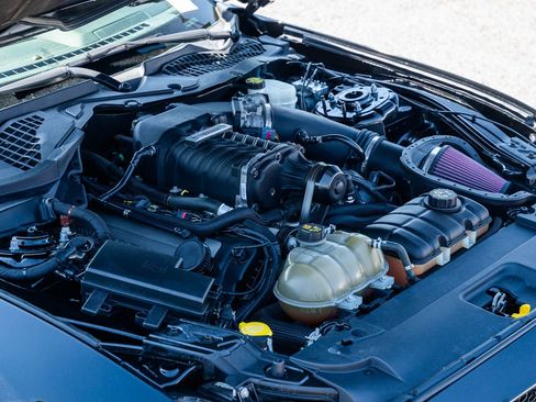 Used 2017 Ford Mustang GT Premium w/ Equipment Group 401A RWD image 23