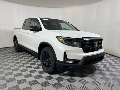 New 2026 Honda Ridgeline Black Edition image 6