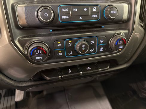 Used 2018 Chevrolet Silverado 1500 LT w/ Texas Edition RWD image 18
