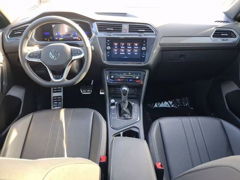 Certified 2023 Volkswagen Tiguan SE R-Line FWD image 9