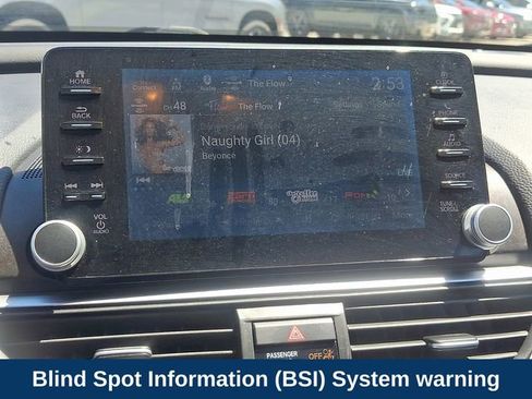 Used 2018 Honda Accord EX image 9