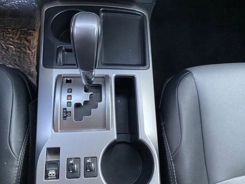 Used 2022 Toyota 4Runner SR5 Premium image 17