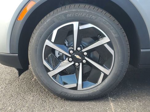 New 2026 Chevrolet Equinox EV LT image 32