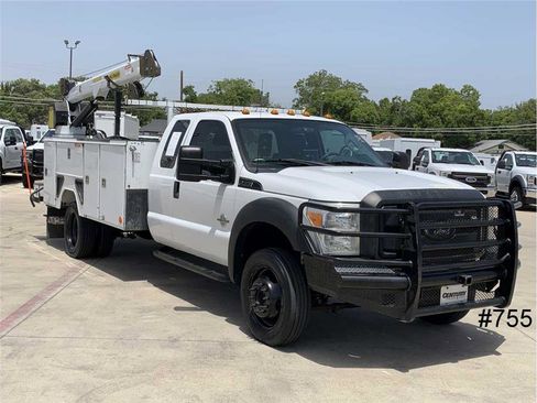 Used 2016 Ford F550 4x4 SuperCab Super Duty image 4
