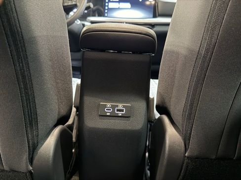 Used 2025 Nissan Kicks SV w/ Charging Package image 21