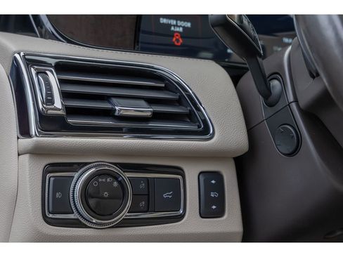 Used 2020 Lincoln Navigator Reserve image 21