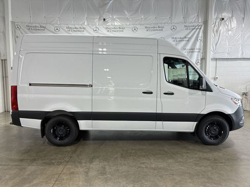 New 2025 Mercedes-Benz Sprinter 2500 image 3