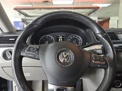 Used 2013 Volkswagen Passat TDI SE FWD image 20