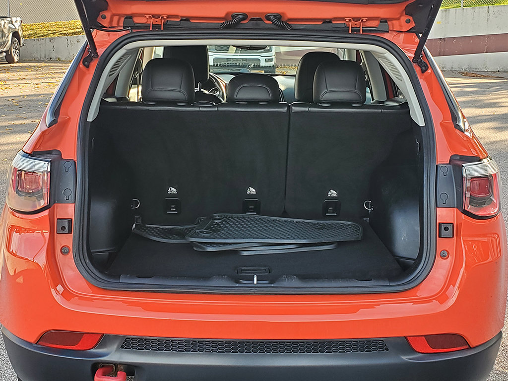 Used 2018 Jeep Compass Trailhawk w/ Cold Weather Group AWD/4WD image 7