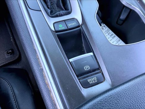 Used 2018 Honda Accord Sport image 33