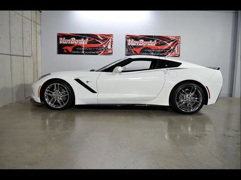 Used 2018 Chevrolet Corvette Stingray Coupe w/ Battery Protection Package RWD image 9