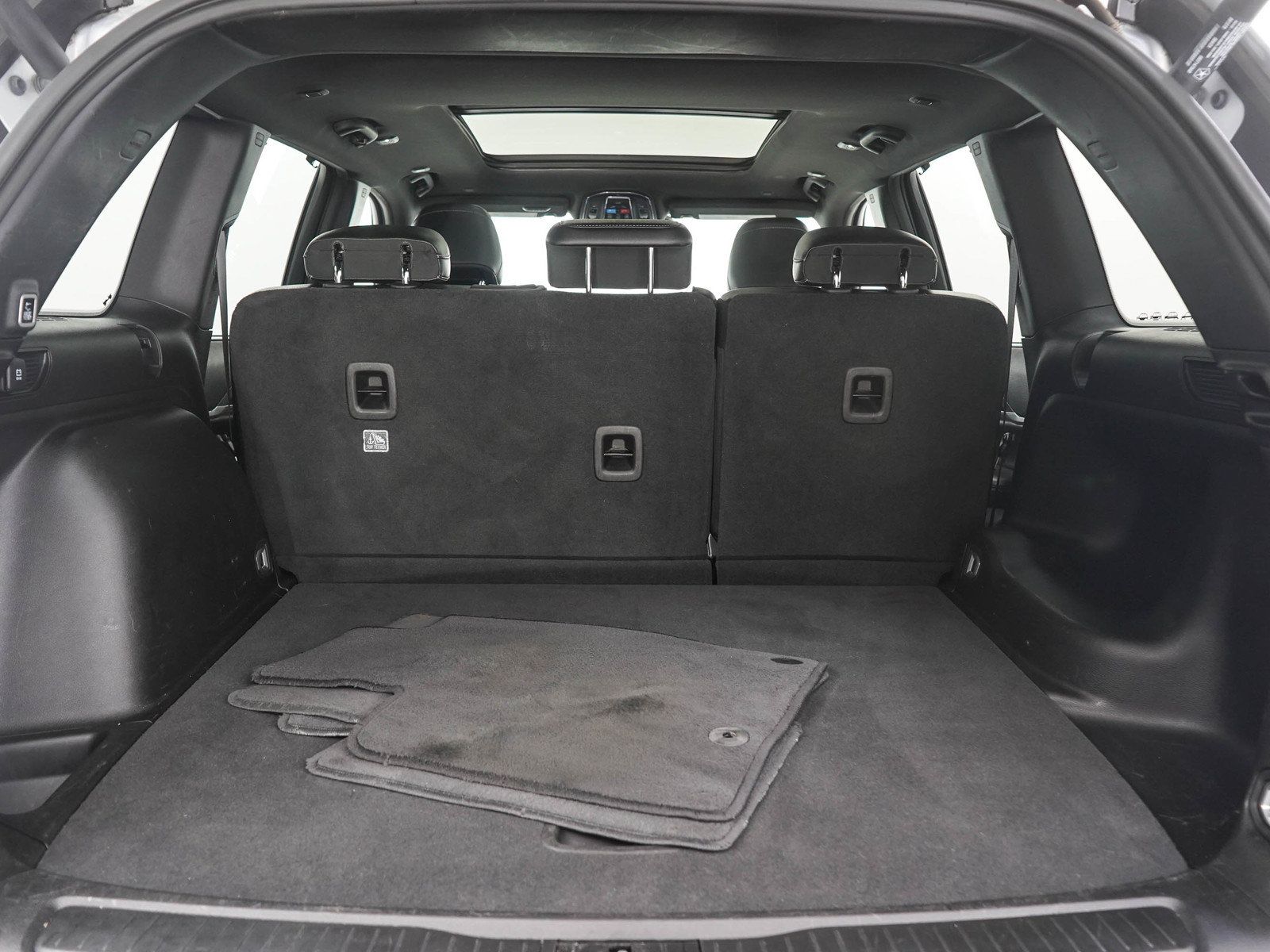 Used 2024 Jeep Grand Cherokee Limited w/ Luxury Tech Group II AWD/4WD image 9