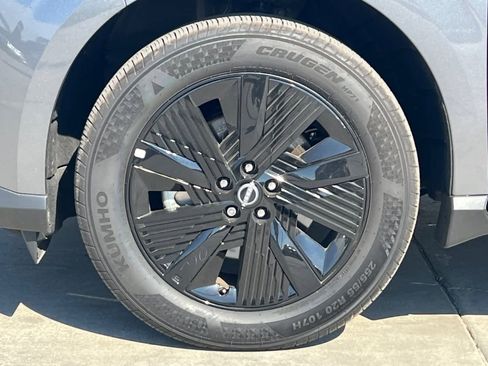 Certified 2025 Nissan Murano SV image 27