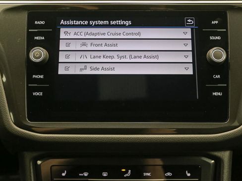 Certified 2024 Volkswagen Tiguan SE R-Line image 36