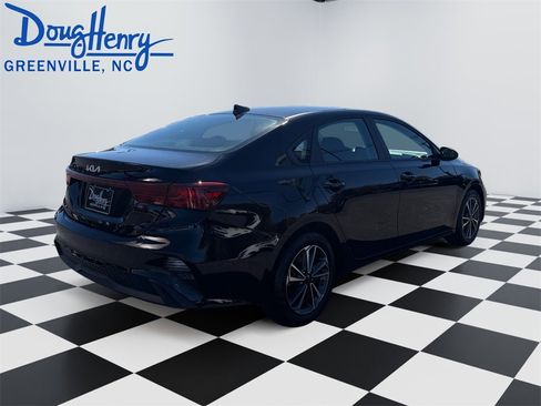 Used 2024 Kia Forte LXS image 5