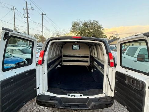 Used 2014 Chevrolet Express 1500 RWD image 12