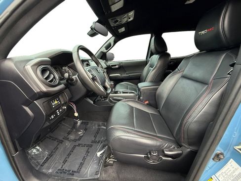 Used 2018 Toyota Tacoma TRD Pro AWD/4WD image 9