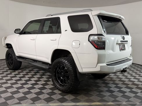 Used 2016 Toyota 4Runner SR5 Premium RWD image 2