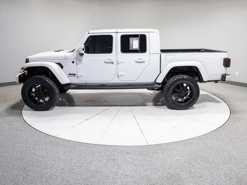 Used 2021 Jeep Gladiator Overland image 30