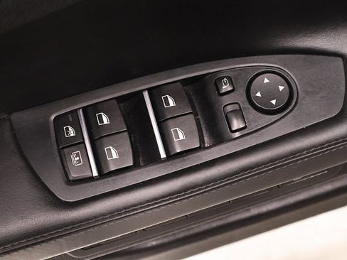 Used 2011 BMW 750Li xDrive image 11