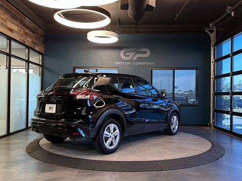 Used 2023 Nissan Kicks S image 3