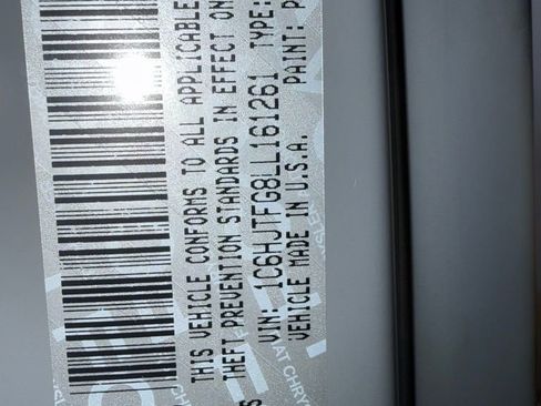 Used 2020 Jeep Gladiator Overland image 22