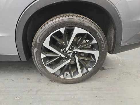 Used 2024 Mitsubishi Outlander SE image 13