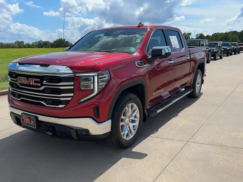 Used 2024 GMC Sierra 1500 SLT w/ SLT Premium Package AWD/4WD image 5