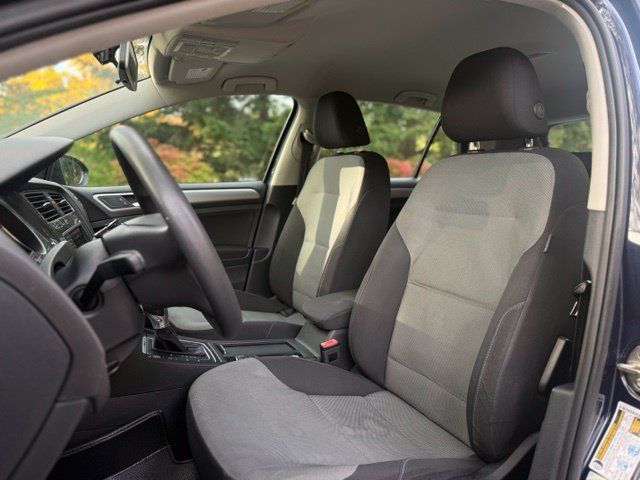 Used 2016 Volkswagen e-Golf SE w/ DC Fast Charging Package FWD image 10