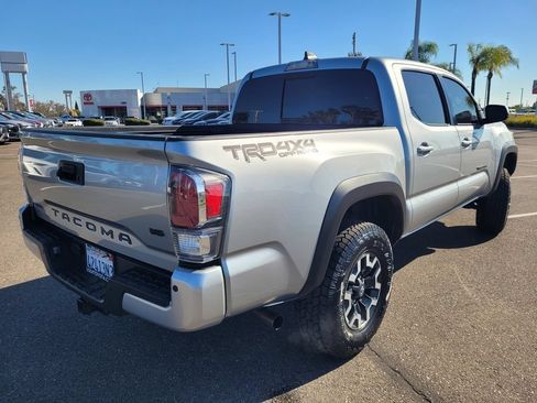 Used 2022 Toyota Tacoma TRD Off-Road w/ TRD Premium Off Road Package AWD/4WD image 4