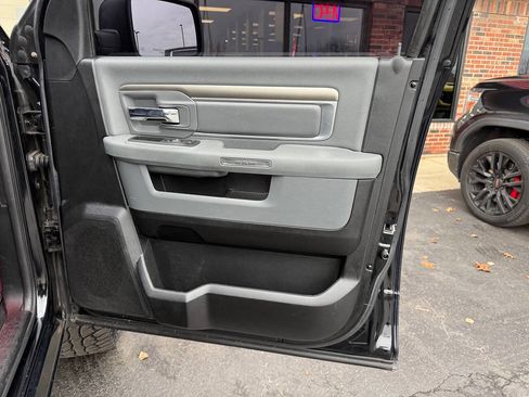 Used 2013 RAM 1500 Classic SLT w/ Premium Display Pkg image 21