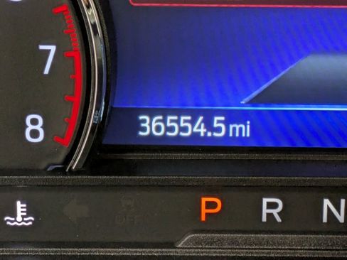 Used 2022 Ford Explorer XLT w/ Equipment Group 202A image 15