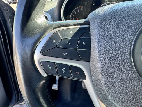 Used 2018 Jeep Grand Cherokee Altitude image 24