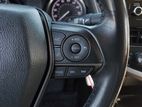 Certified 2022 Toyota Camry SE image 21