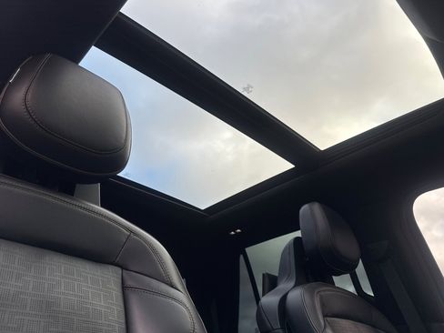 Certified 2025 Lincoln Navigator Black Label image 18