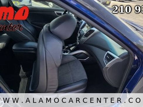 Used 2016 Hyundai Veloster w/ Option Group 02 FWD image 17