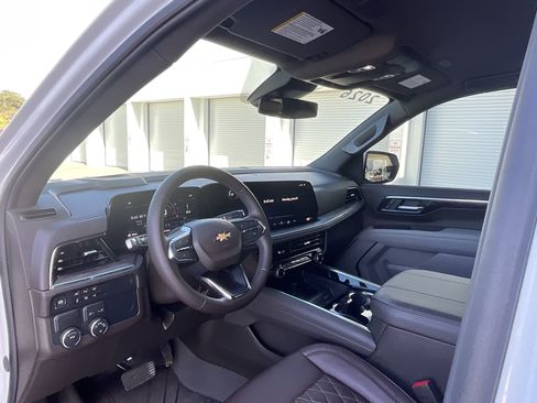 Used 2026 Chevrolet Tahoe LS RWD image 9