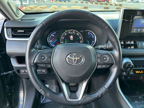 Used 2019 Toyota RAV4 Limited image 12