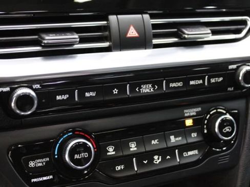 Used 2022 Kia Niro EX Premium FWD image 20