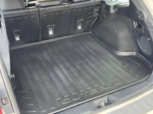 Used 2018 Subaru Outback 2.5i Limited AWD/4WD image 23