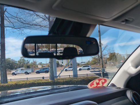 Used 2022 Toyota Tacoma SR5 w/ Technology Package image 27