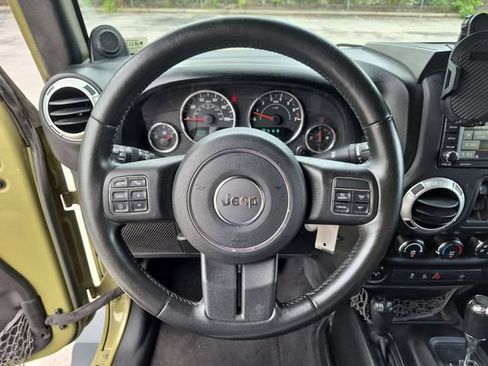 Used 2013 Jeep Wrangler Unlimited Sahara w/ Connectivity Group AWD/4WD image 11